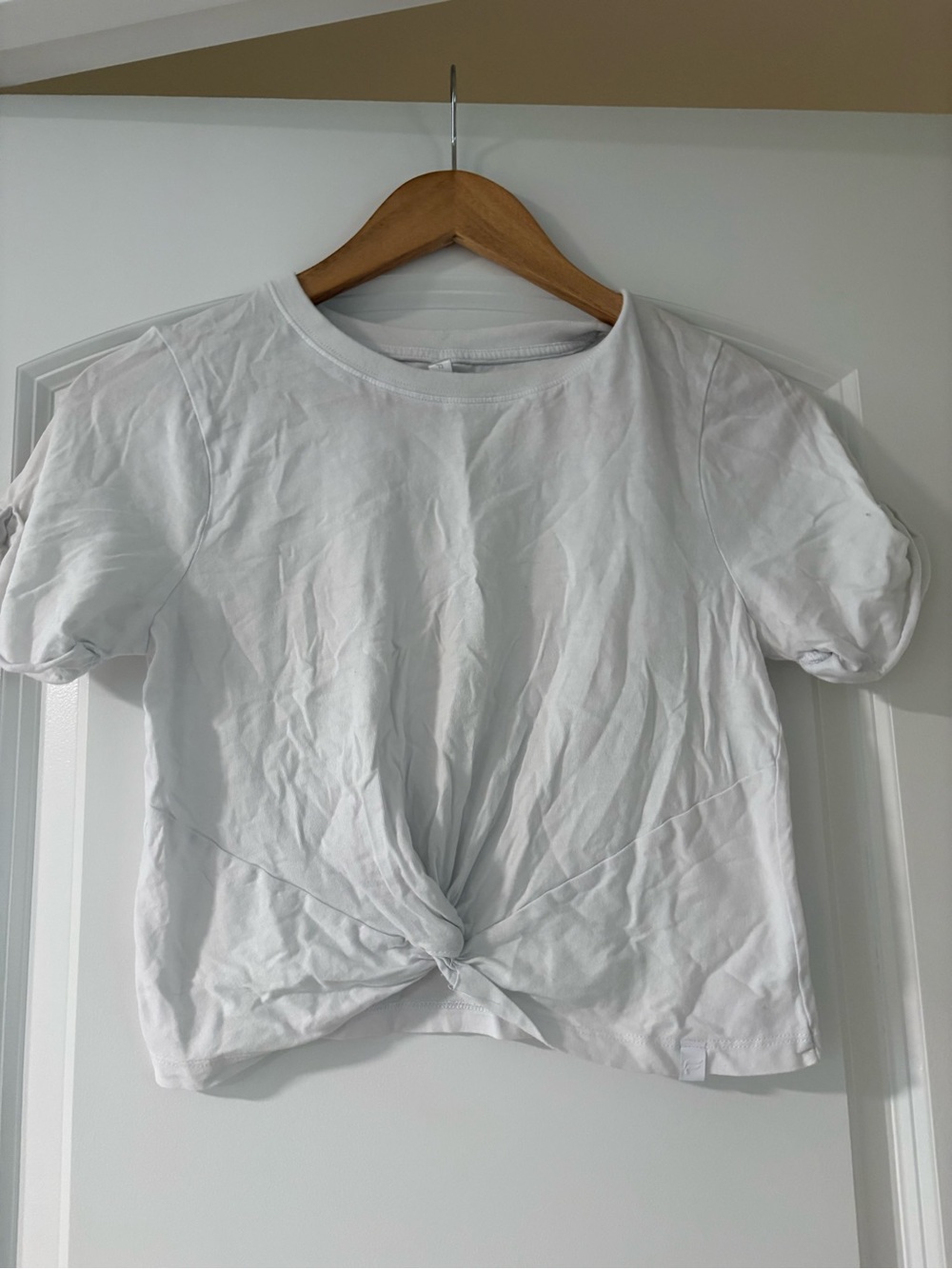 Fabletics White Twist-Front Short Sleeve Crop Top